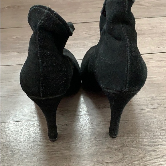 ⚡️3/$20 sued booties - Picture 3 of 5